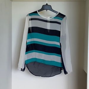 Long-sleeved flowy top